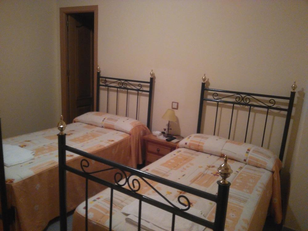 קואקוס דה יוסטה Hostal Miraflor De Las Cadenas מראה חיצוני תמונה